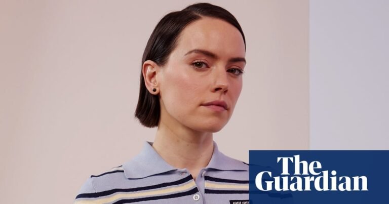 Daisy Ridley: ‘Ik heb een toiletcake gemaakt op Bake Off omdat doorspoelen met de deksel open ongelooflijk onhygiënisch is’ | Film