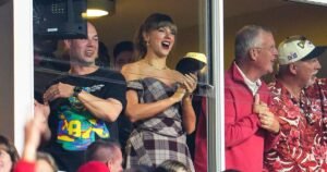 Chiefs Exec ontkent Taylor Swift-gerucht, CMA’s rode loper: 5 hete verhalen