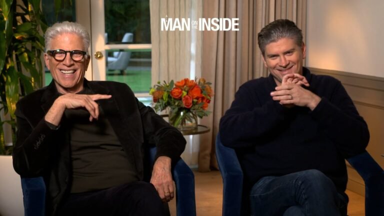 Ted Danson en Michael Schur over het buiten hun comfortzone stappen in A Man on the Inside